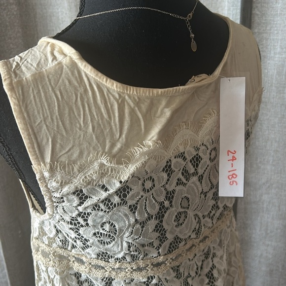Cream POL Lace Dress - Picture 3 of 6